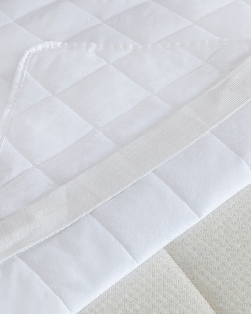 English Home Mattress Protector White - Double 160x200 cm (view 2)