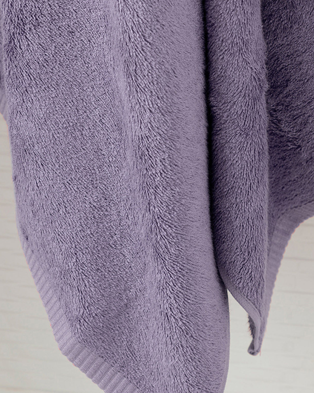 Leafy Bamboo Bath Towel 70x140 cm Purple