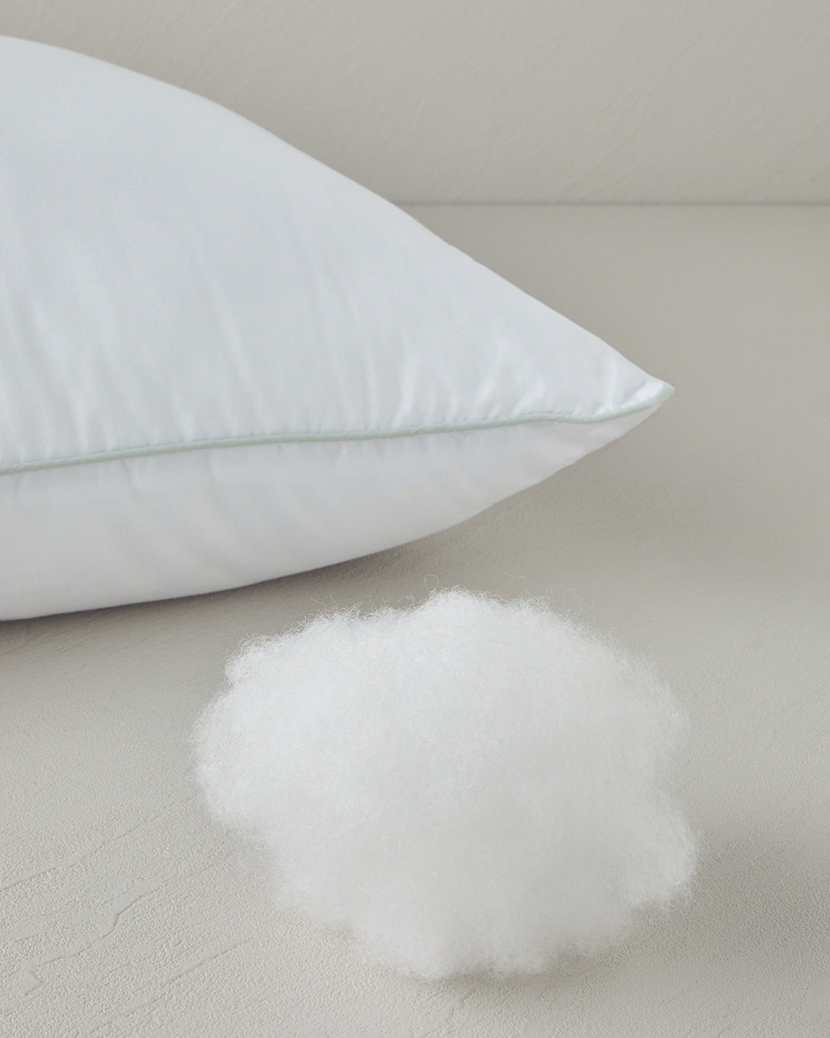 Natural Aloe Vera Pillow 50x70 cm White (view 3)