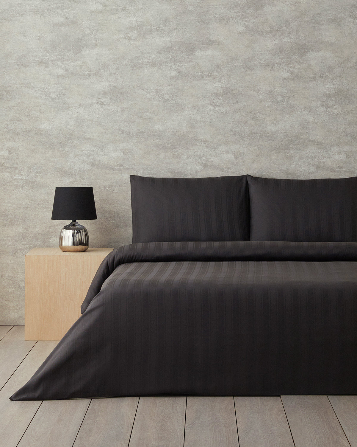 Lior Striped Cotton Satin Duvet Cover Set - Ivory & Anthracite (view 14)