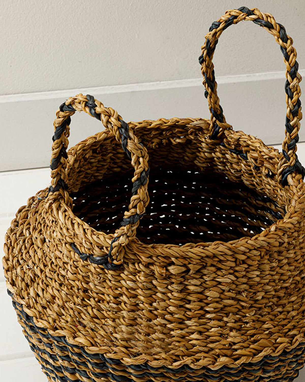 Natural Wicker Basket 23x33x25cm Brown Black (view 3)