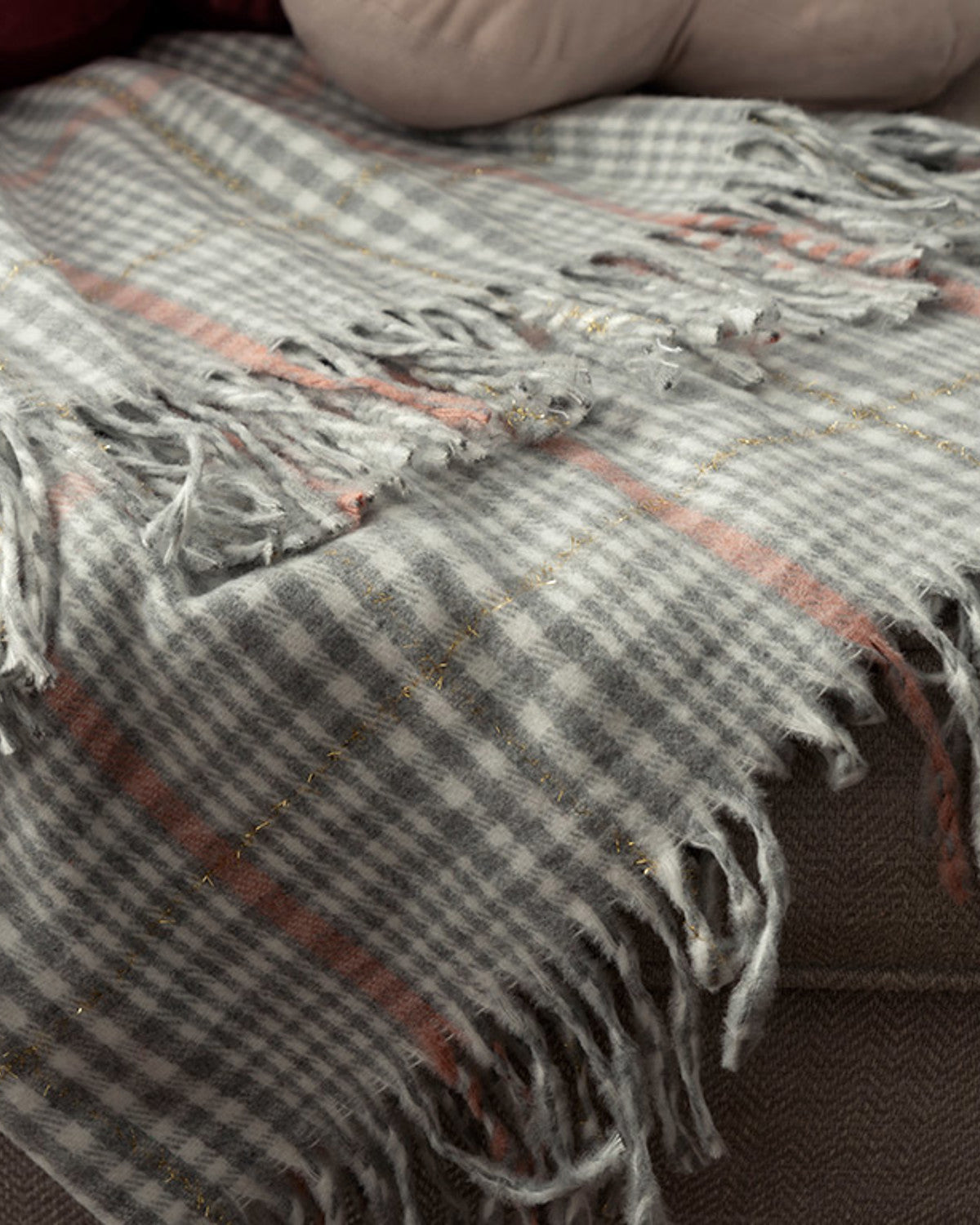 Dupplin Check Glitter Acrylic TV Blanket 120x170 cm Gray (view 3)