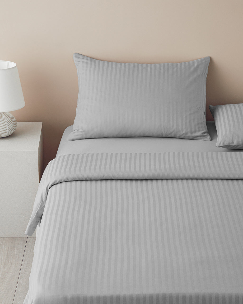 Crystal Silky Twill King Size Duvet Cover Set 240x220 cm Gray (view 2)