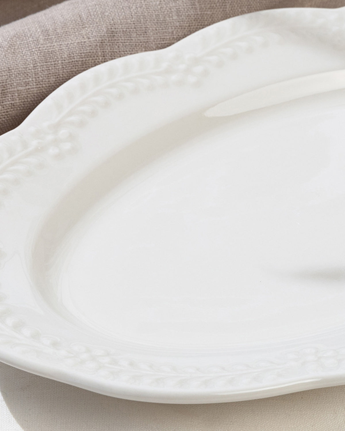 Viyana Porcelain Rectangular Plate 25 cm Light Cream (view 2)