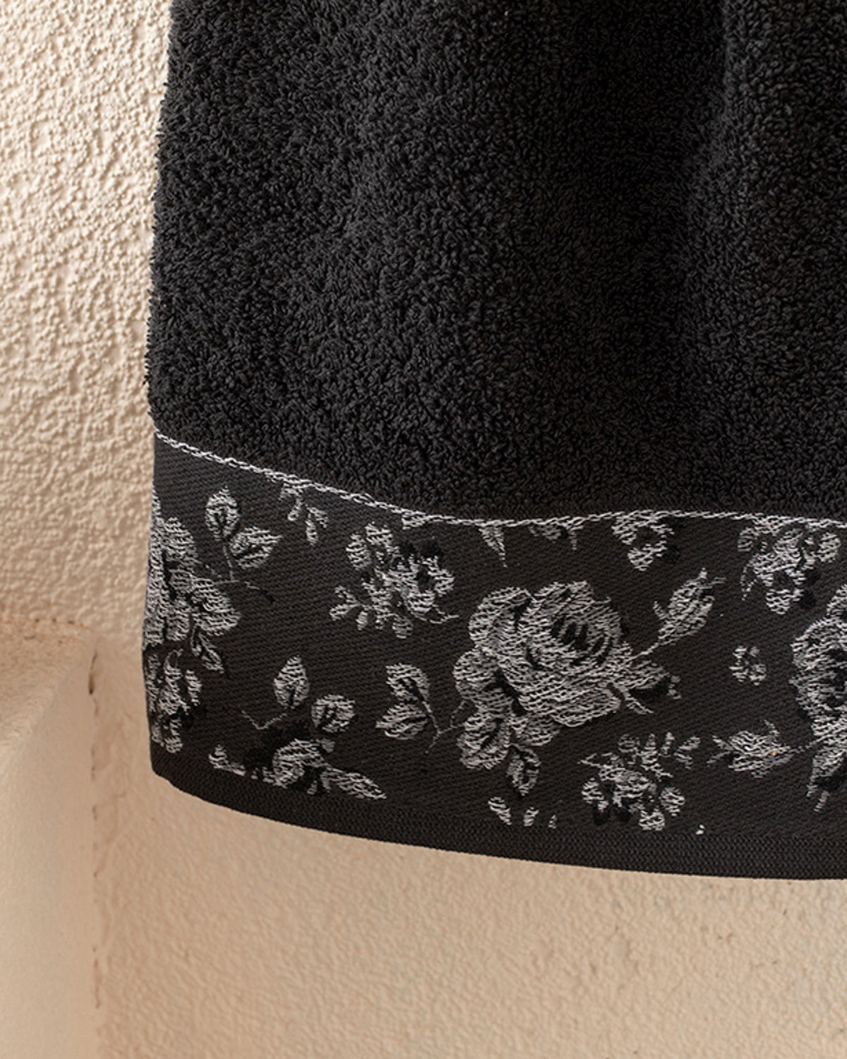Rose Belle Bordered Face Towel 50x76 cm Anthracite (view 2)