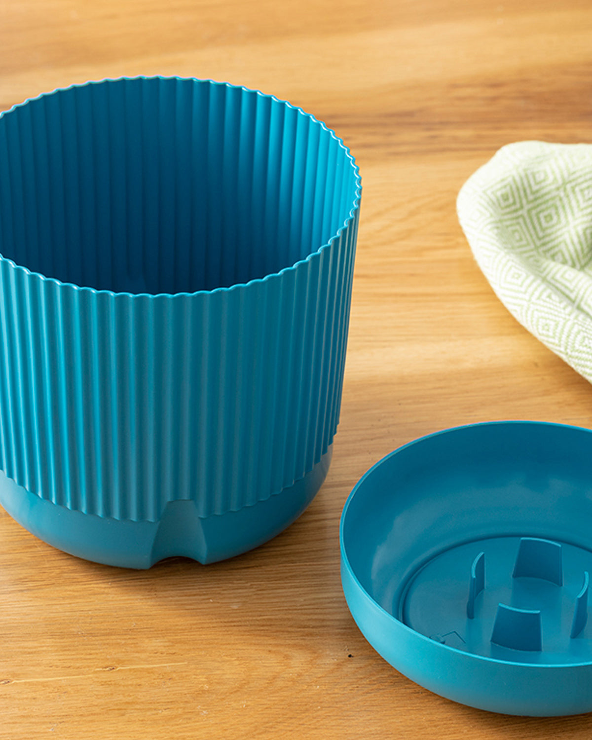 Bloom Plastic Flower Pot Blue - 18x18x16 cm (view 2)