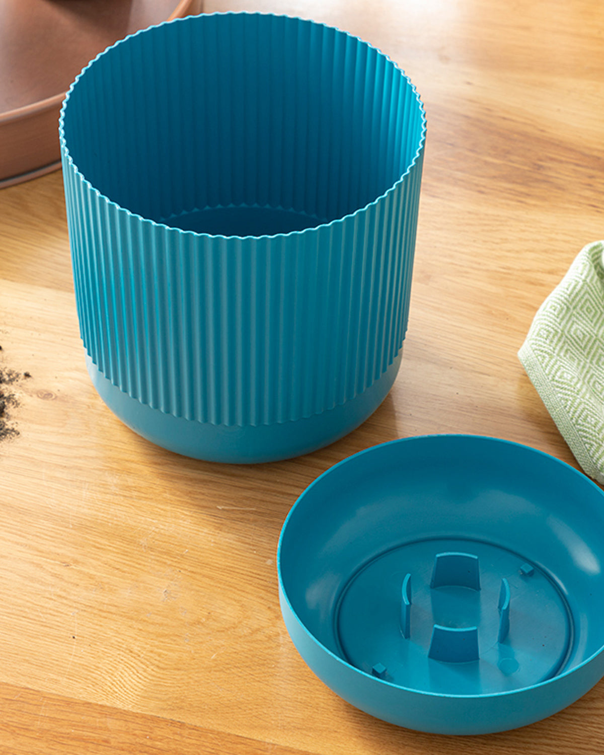 Bloom Plastic Flower Pot Blue (view 5)