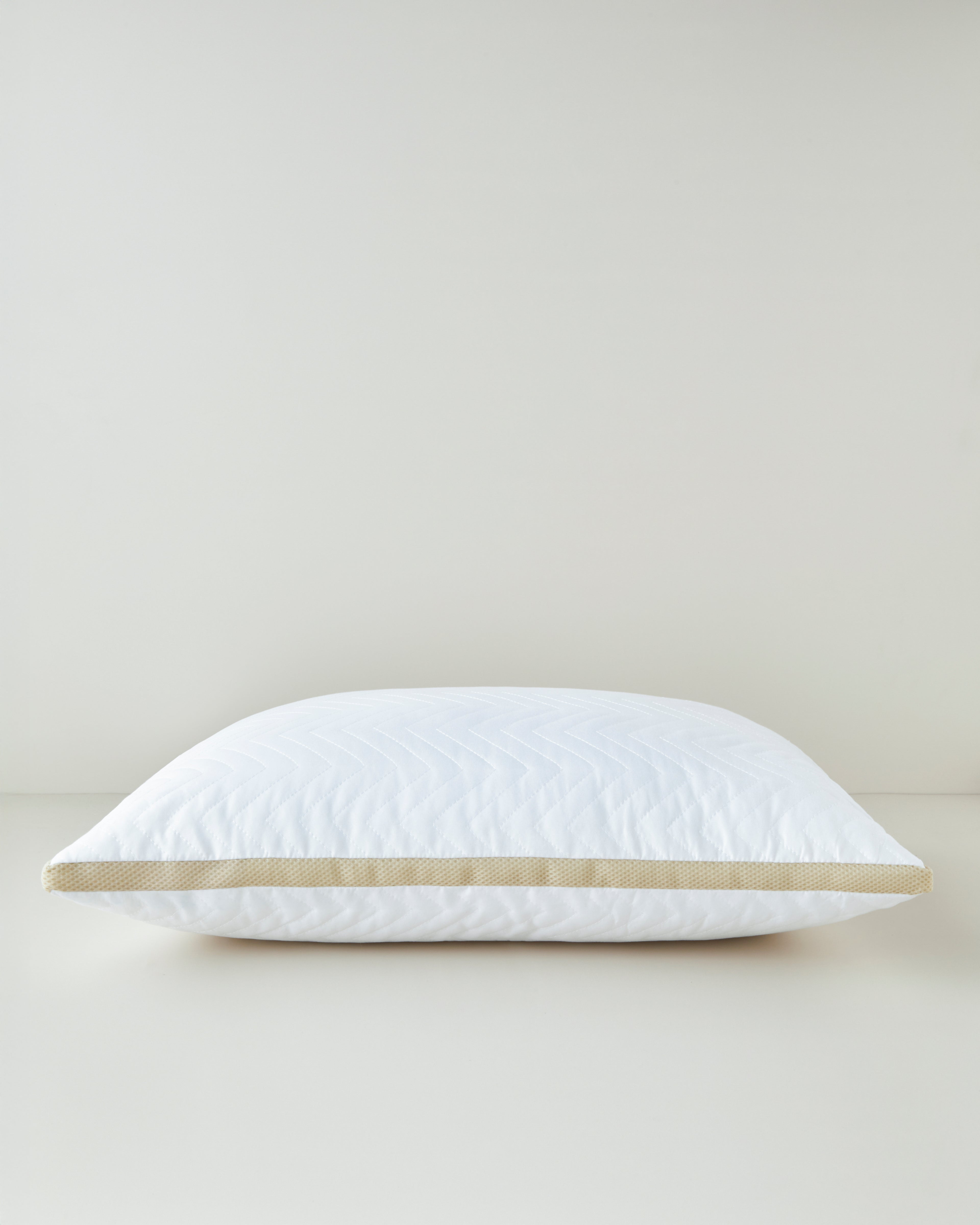 Air Plus Microfiber Pillow 50x70 cm White-Gold (view 3)