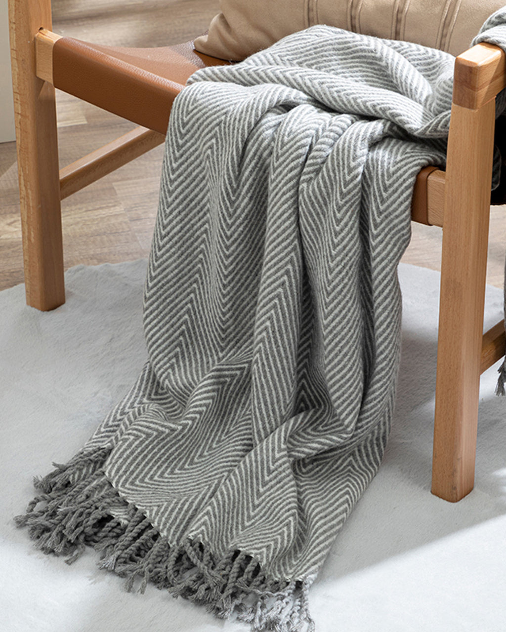Classy Herringbone Scotch TV Blanket 130x170 cm Gray (view 2)