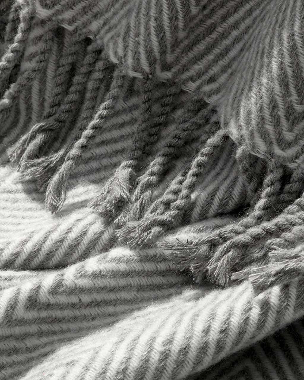 Classy Herringbone Scotch TV Blanket 130x170 cm Gray (view 3)