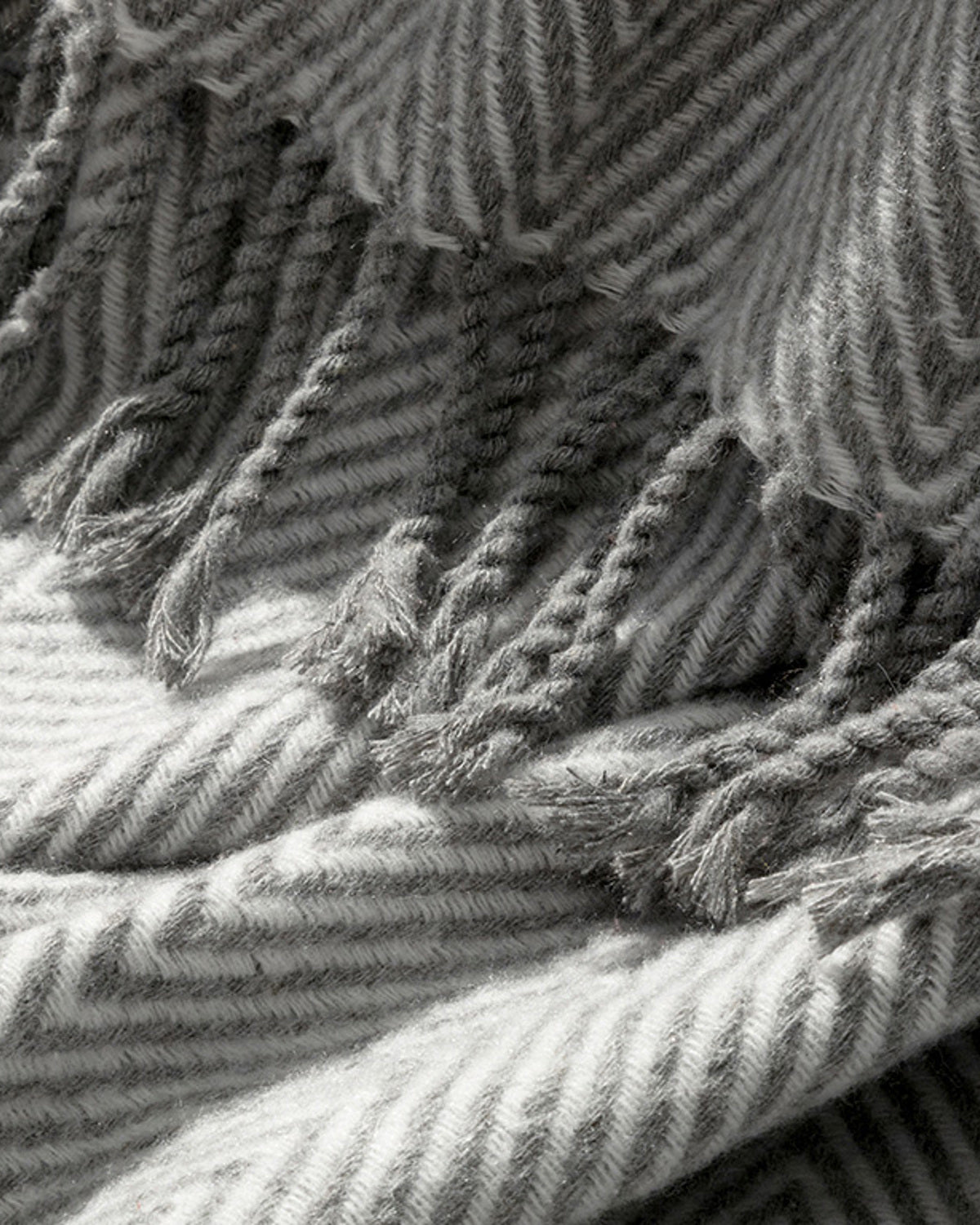 Classy Herringbone Scotch TV Blanket 130x170 cm Gray (view 3)
