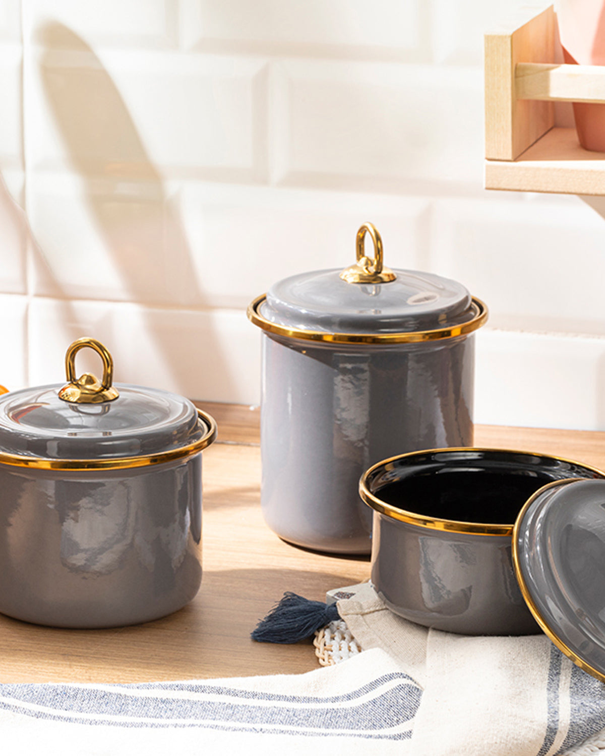 Perro Enamel with Cover Spice Rack 0.75 Liter Gray (view 3)