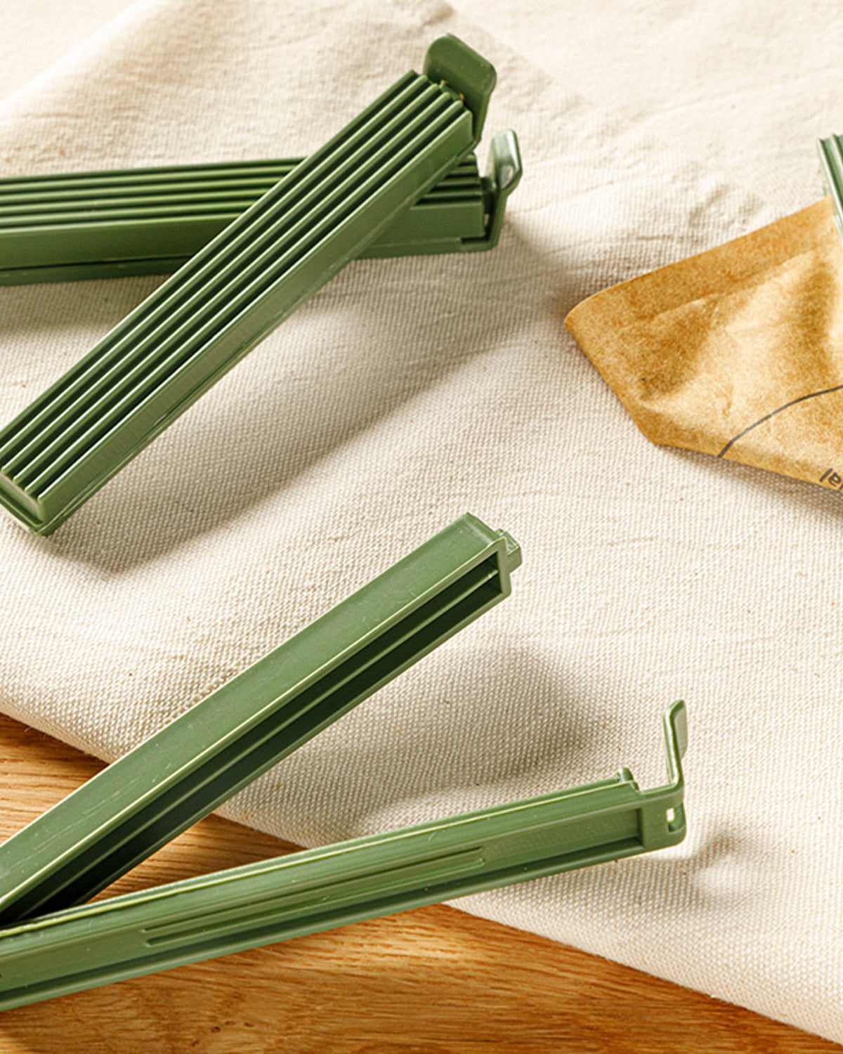 Trendy Plastic 4 Pieces Bag Clip - Green