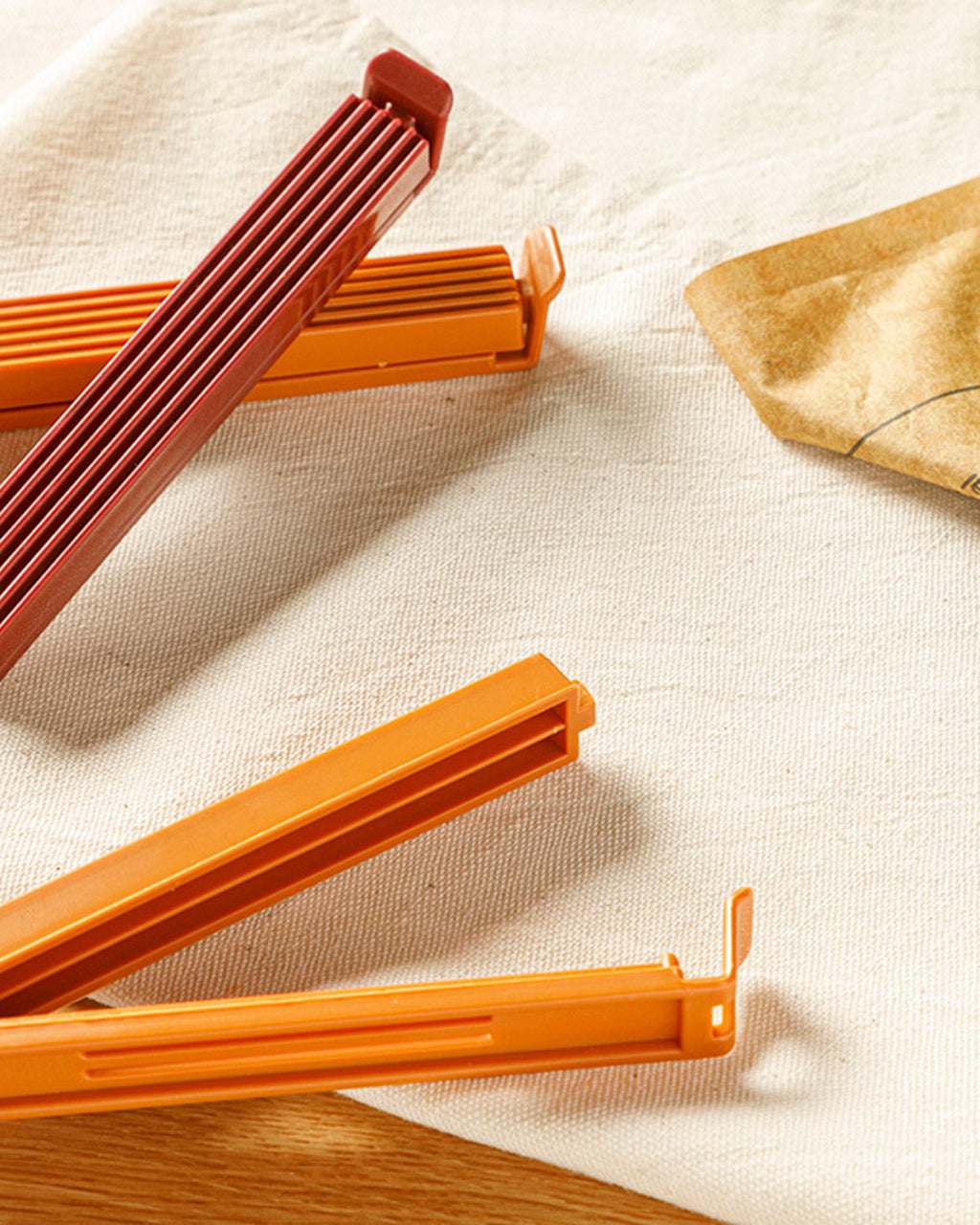 Trendy Plastic 4 Pieces Bag Clip (view 3)