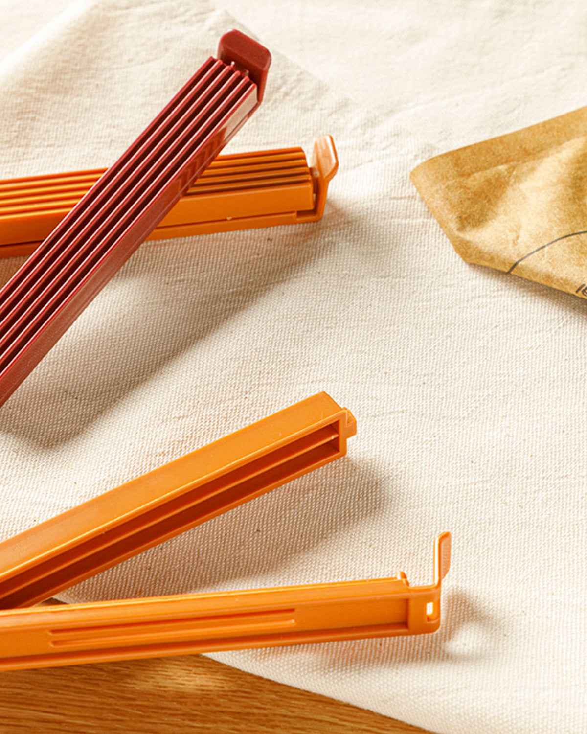 Trendy Plastic 4 Pieces Bag Clip (view 3)