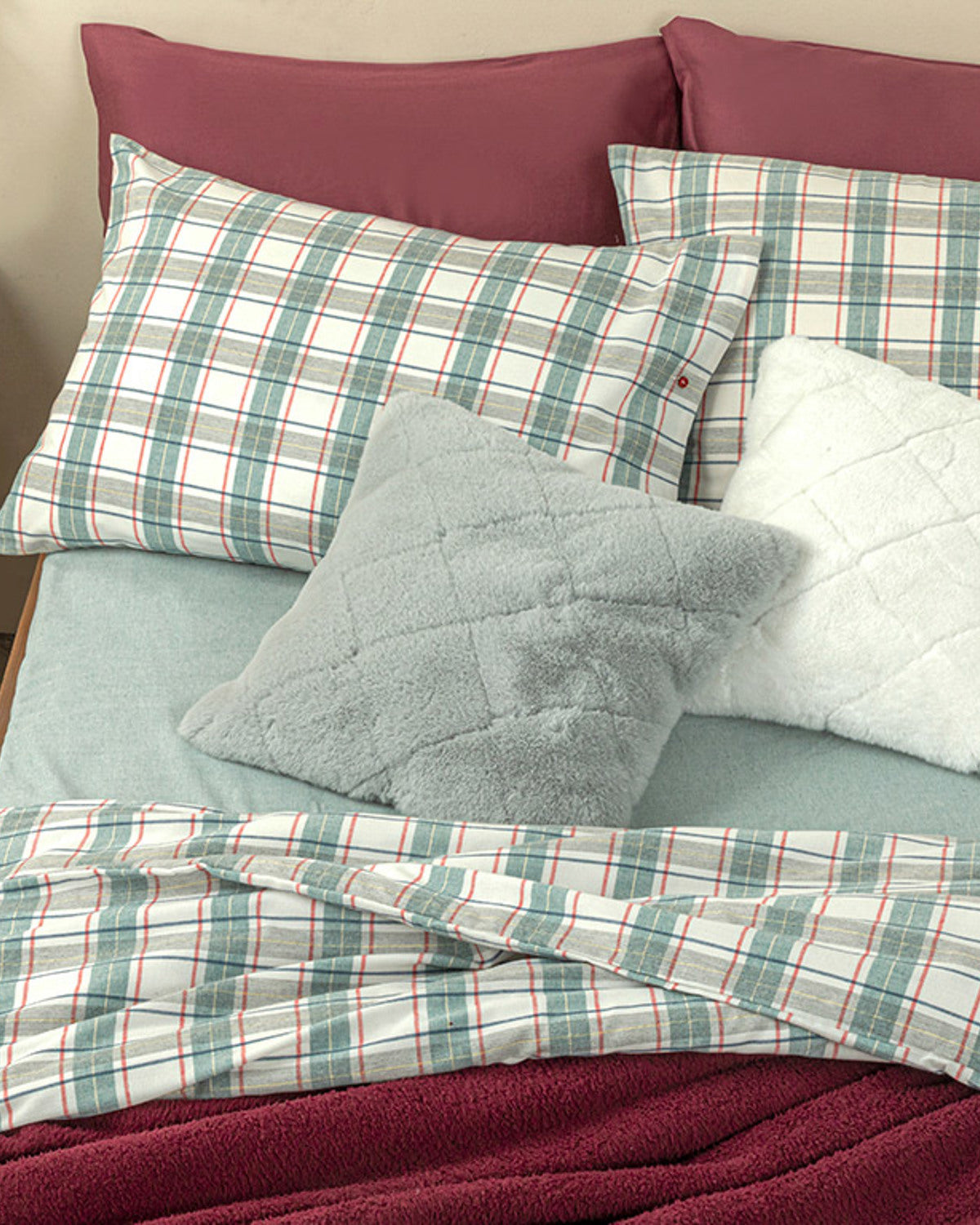 Cozy Plaid Winter Soft Super King Duvet Cover Set Green (view 3)