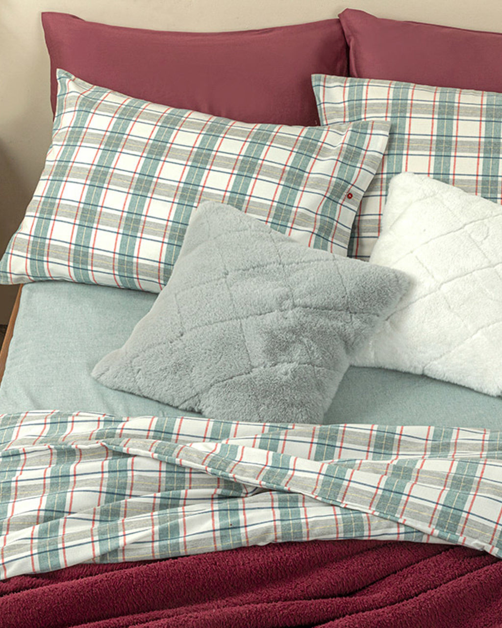 Cozy Plaid Winter Soft Super King Duvet Cover Set Green (view 8)