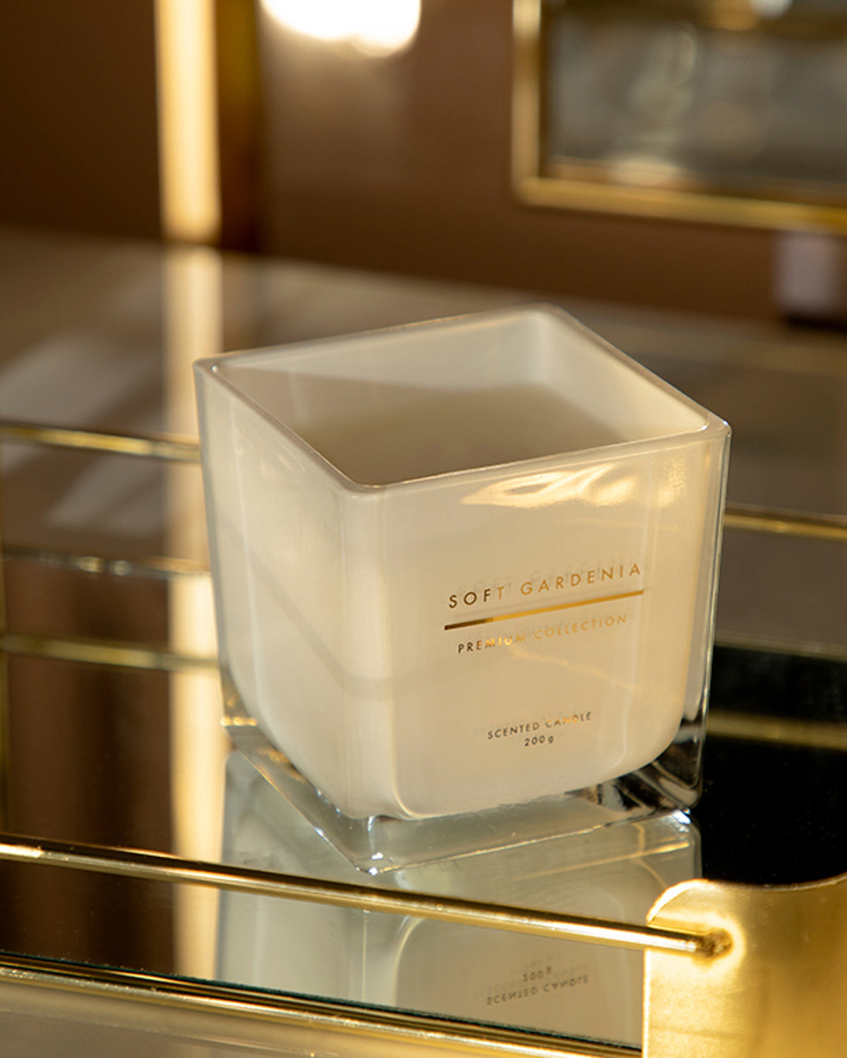 Soft Gardenia Scented Candle 200 g Gold (view 4)
