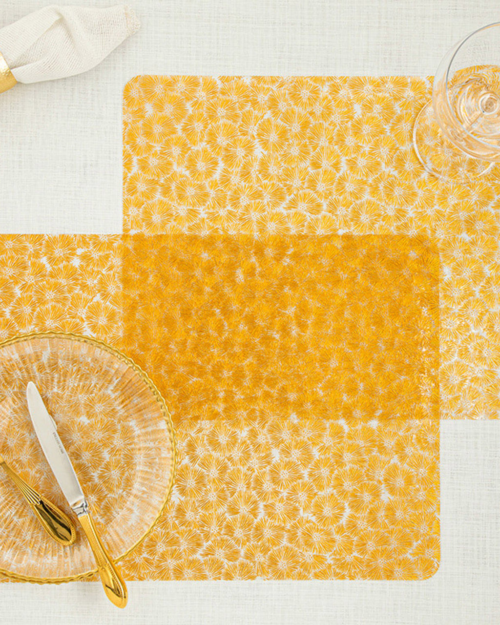 Golden Flower PVC 2 pcs Table Mat 30x45 cm Gold