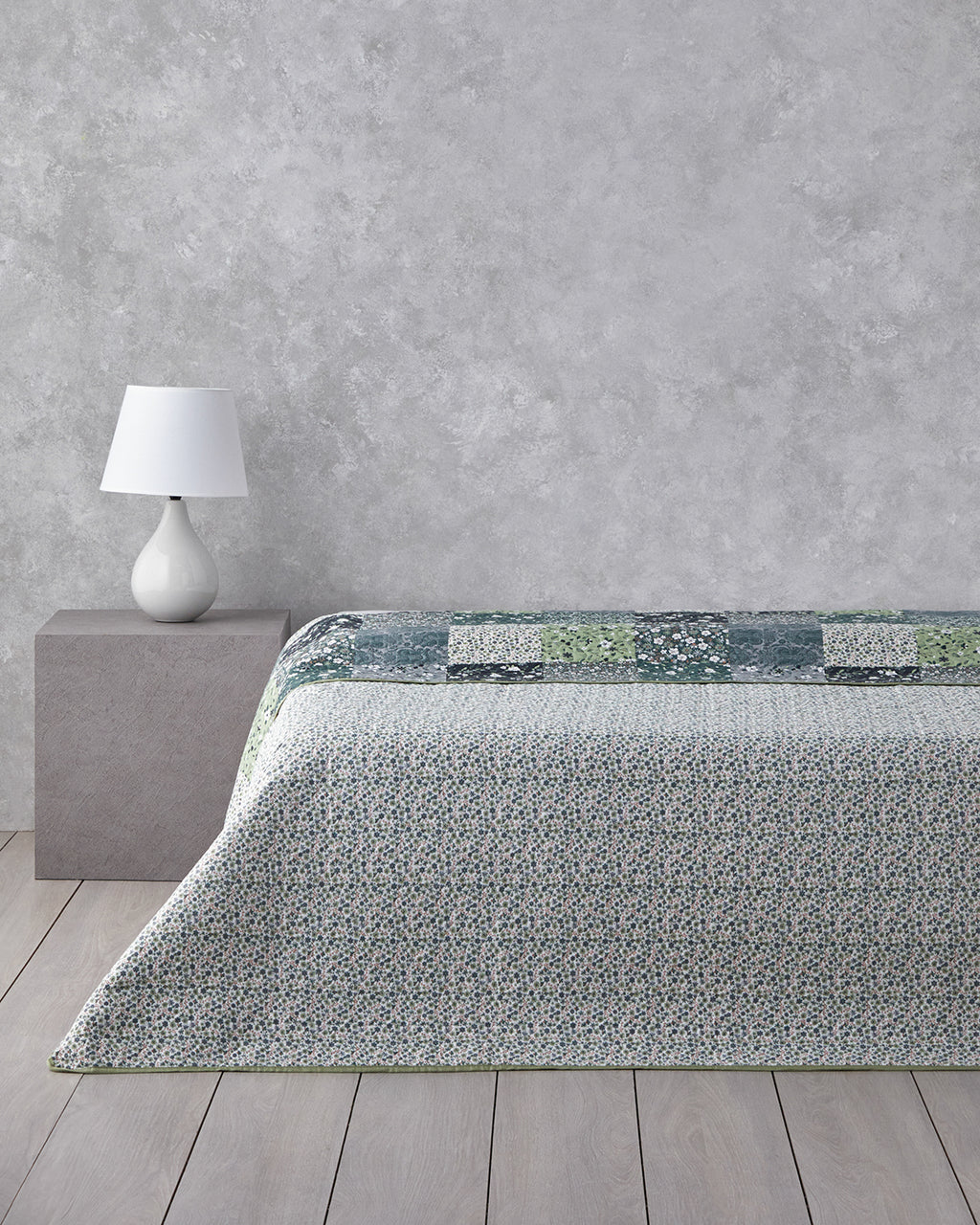 Flower Patch Multi-Purpose Cover Green - King 240x220 cm (view 2)