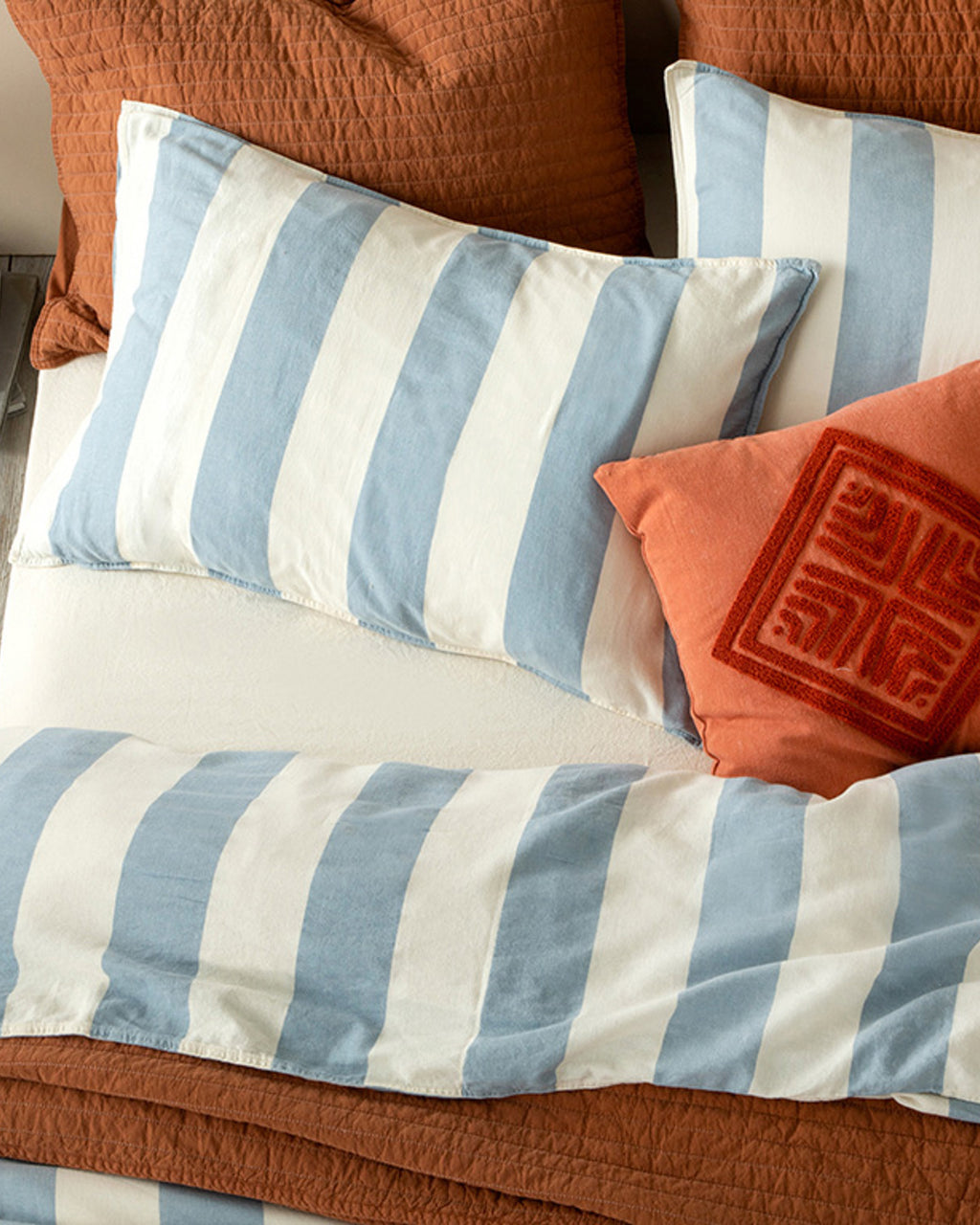 Liberty Bloom Cotton Double Size Duvet Cover Set 200x220 cm Cinnamon (view 2)
