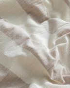 Billowy Emboss Double Size Duvet Cover Set 200x220 cm Beige (view 3)