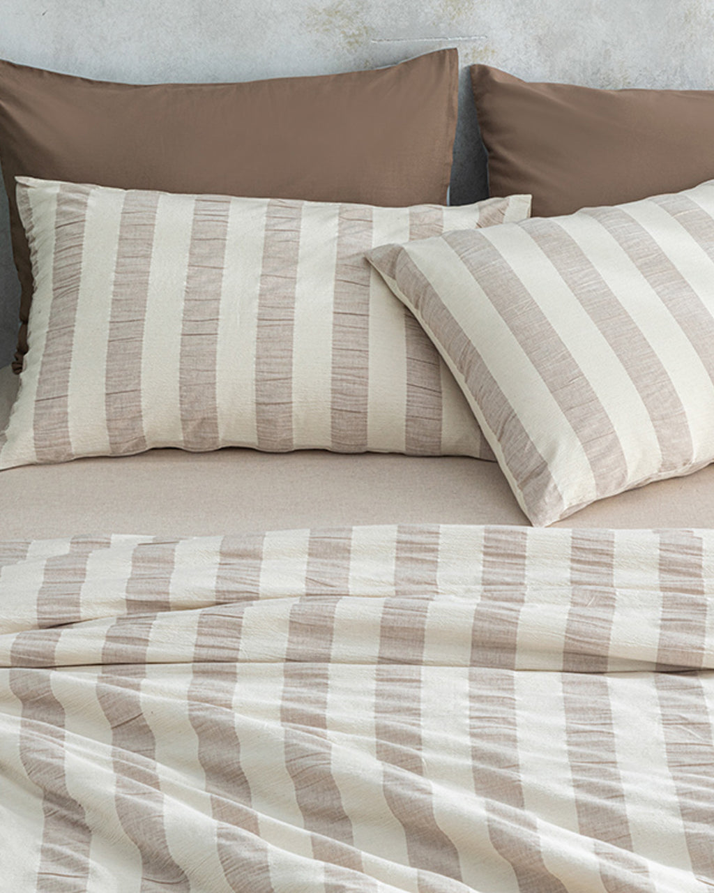 Billowy Emboss Double Size Duvet Cover Set 200x220 cm Beige (view 4)