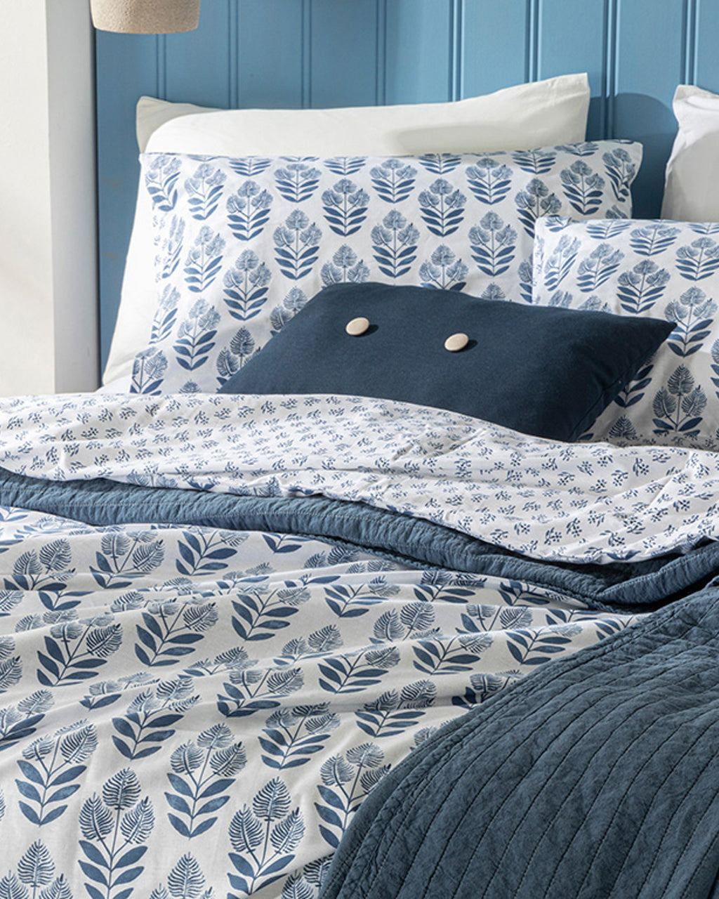 Eternal Harmony Cotton King Size Duvet Cover Set 240x220 cm Indigo (view 3)