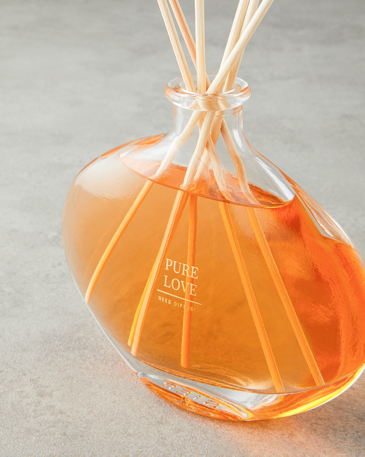 Pure Love Reed Diffuser 200 ml White (view 3)