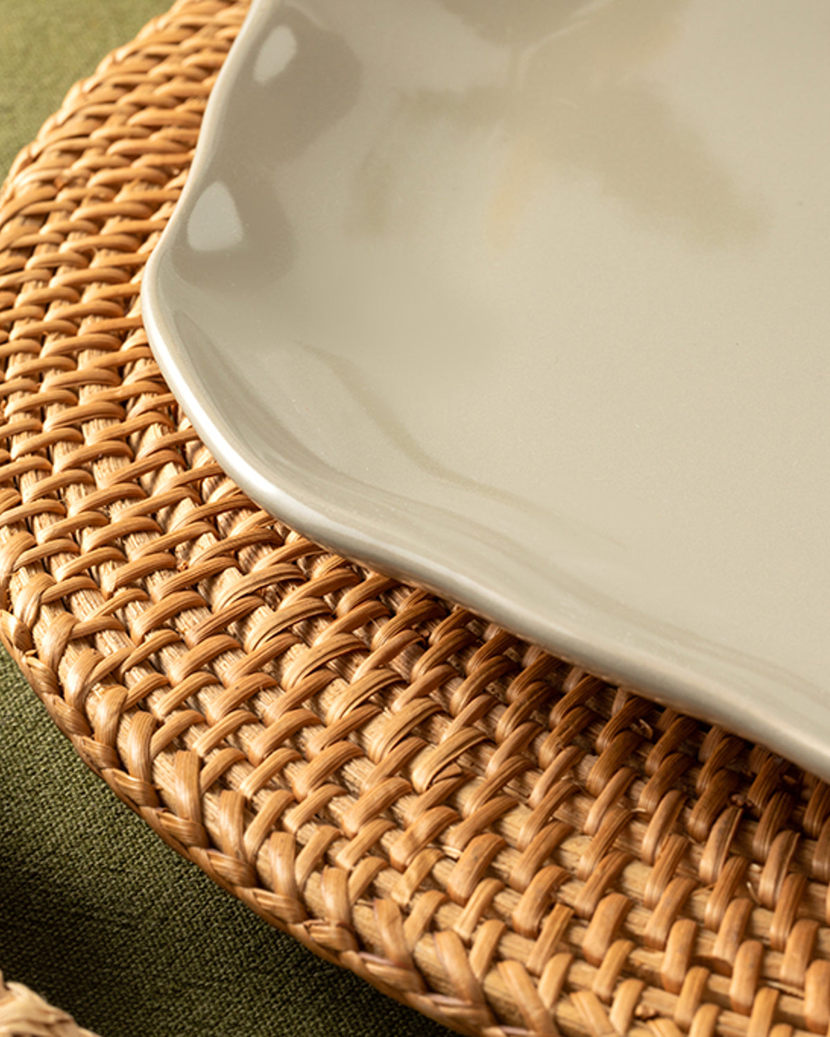 Benitta Ceramic Serving Plate 28 cm Stone Colored (view 3)