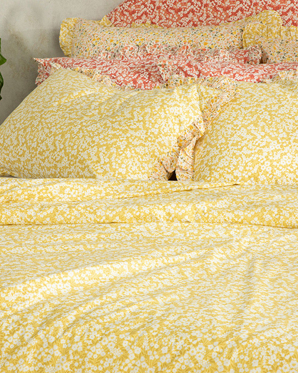 Midsummer Blossom Cotton King Size Duvet Cover Set 240x220 cm Yellow (view 2)