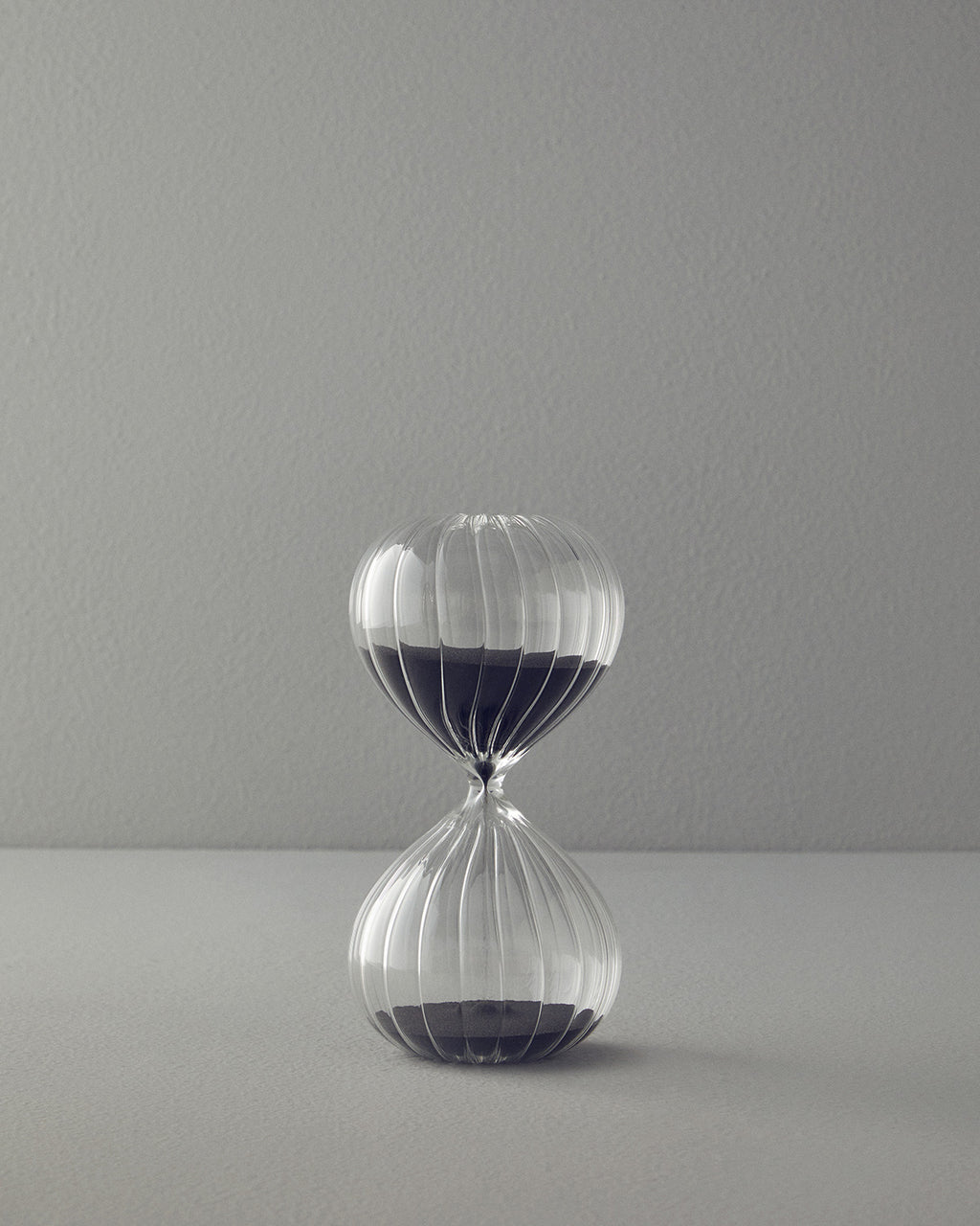 Pumpkin Glass 45 Min Hourglass 10x10x20 cm - Black