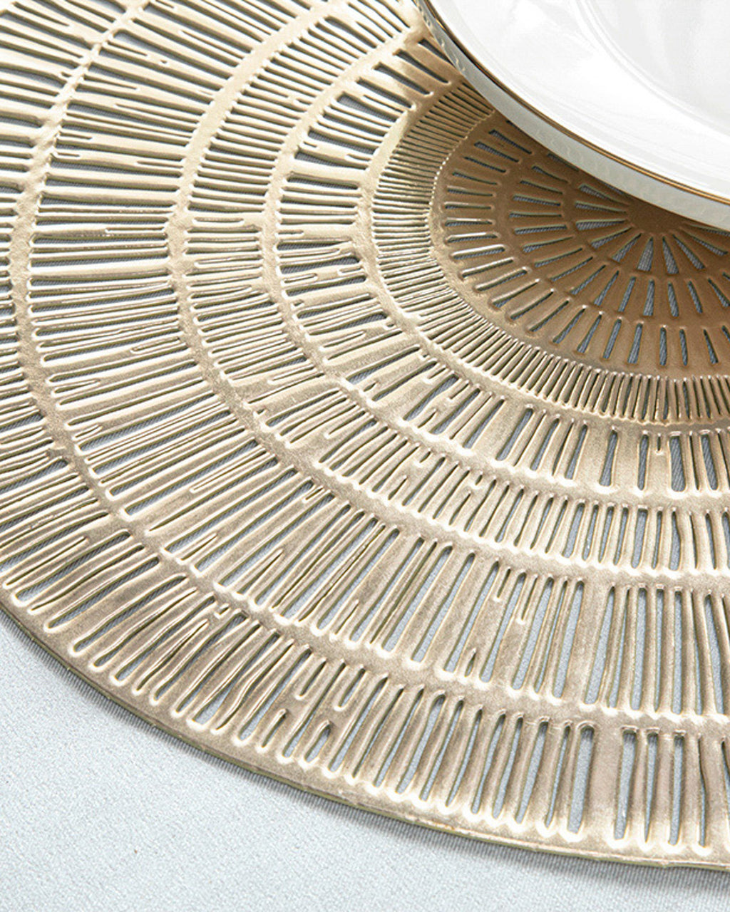 Glazzy PVC 2 pcs Table Mat 38 cm - Silver (view 2)