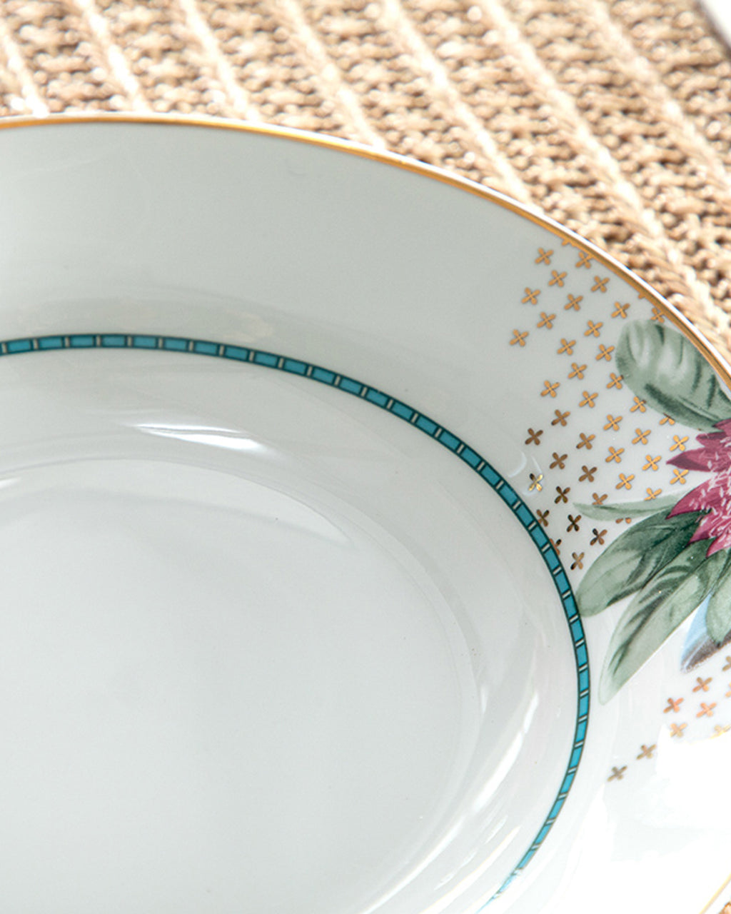 Protea New Bone China Deep Plate 20 cm White (view 2)