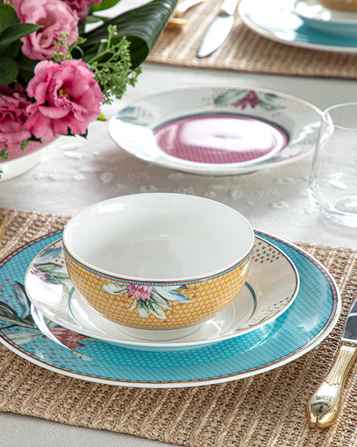 Protea New Bone China Deep Plate 20 cm White (view 3)