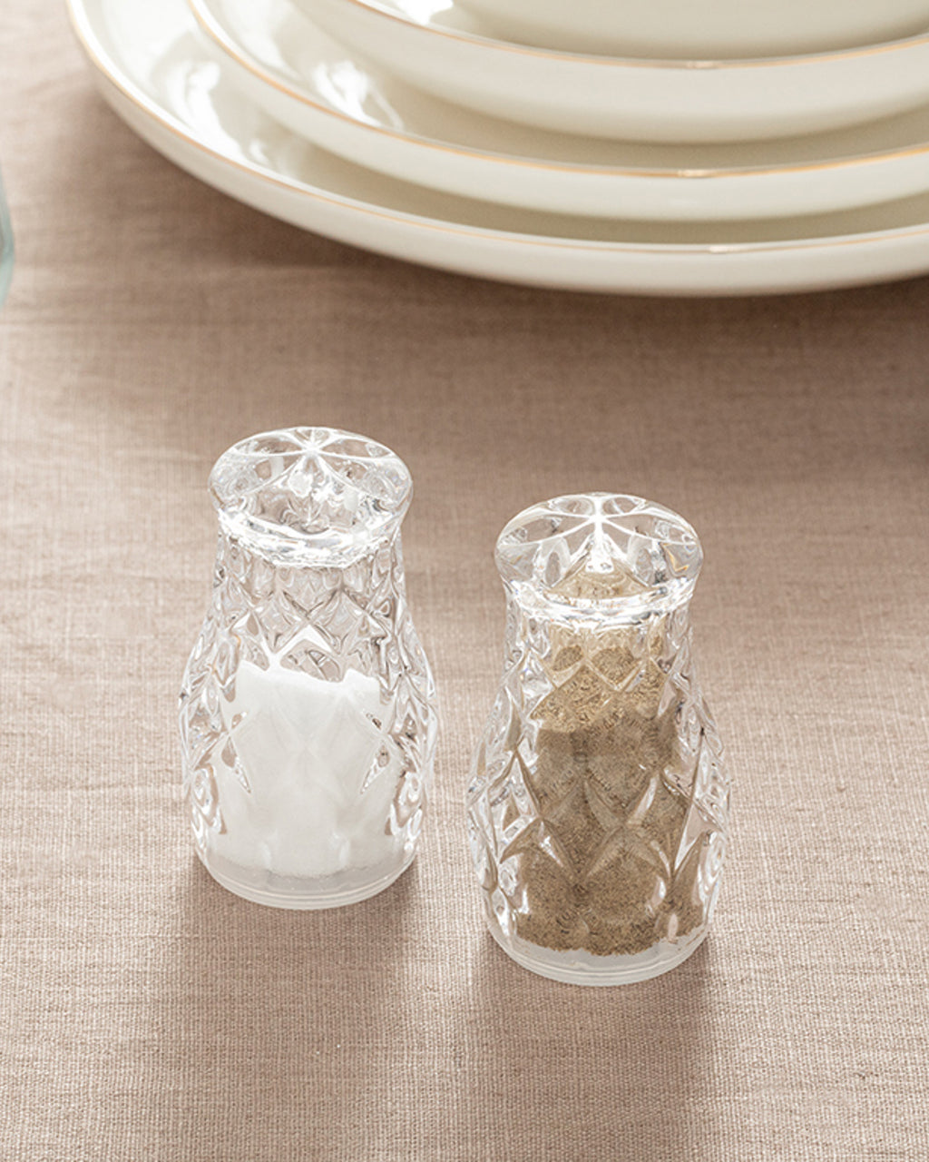 Agate Glass 2 pcs Salt and Pepper Shaker 4.7x8.2 cm Transparent