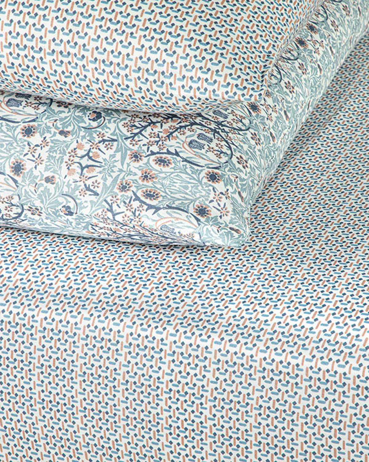 Trellis Easy Iron Double Size Flat Sheet 240x260 cm Blue - Cinnamon (view 2)