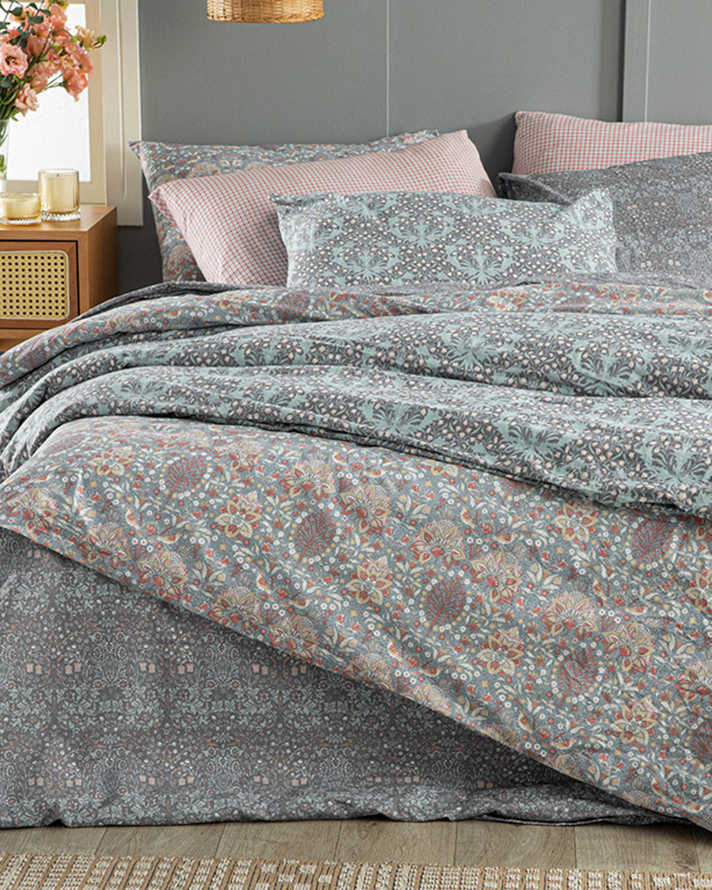 Honeysuckle Easy Iron Single Size Duvet Cover Set 160x220 cm Blue (view 4)