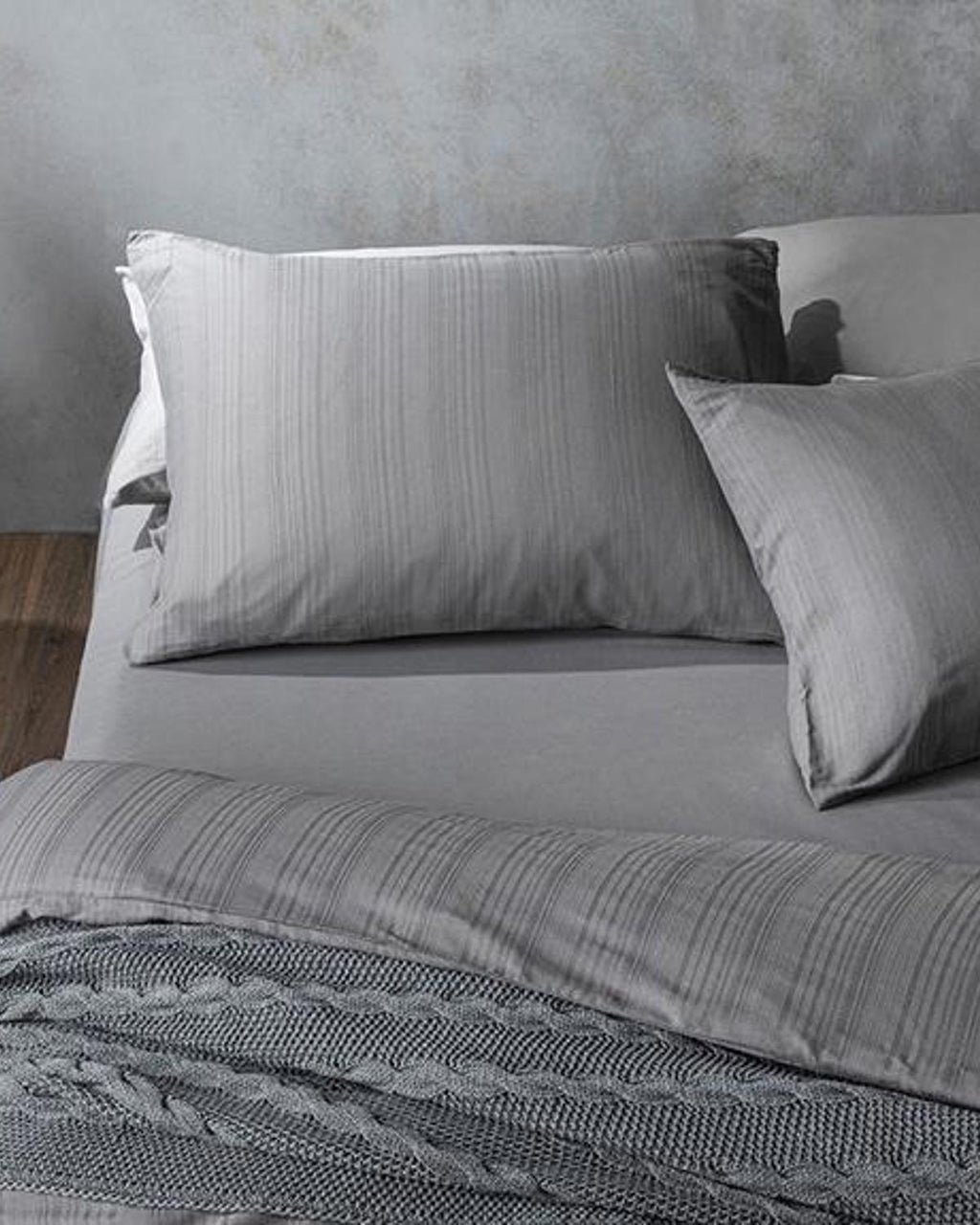 Aurora Silky Touch Double Size Duvet Cover Set 200x220 cm - Maroon (view 2)