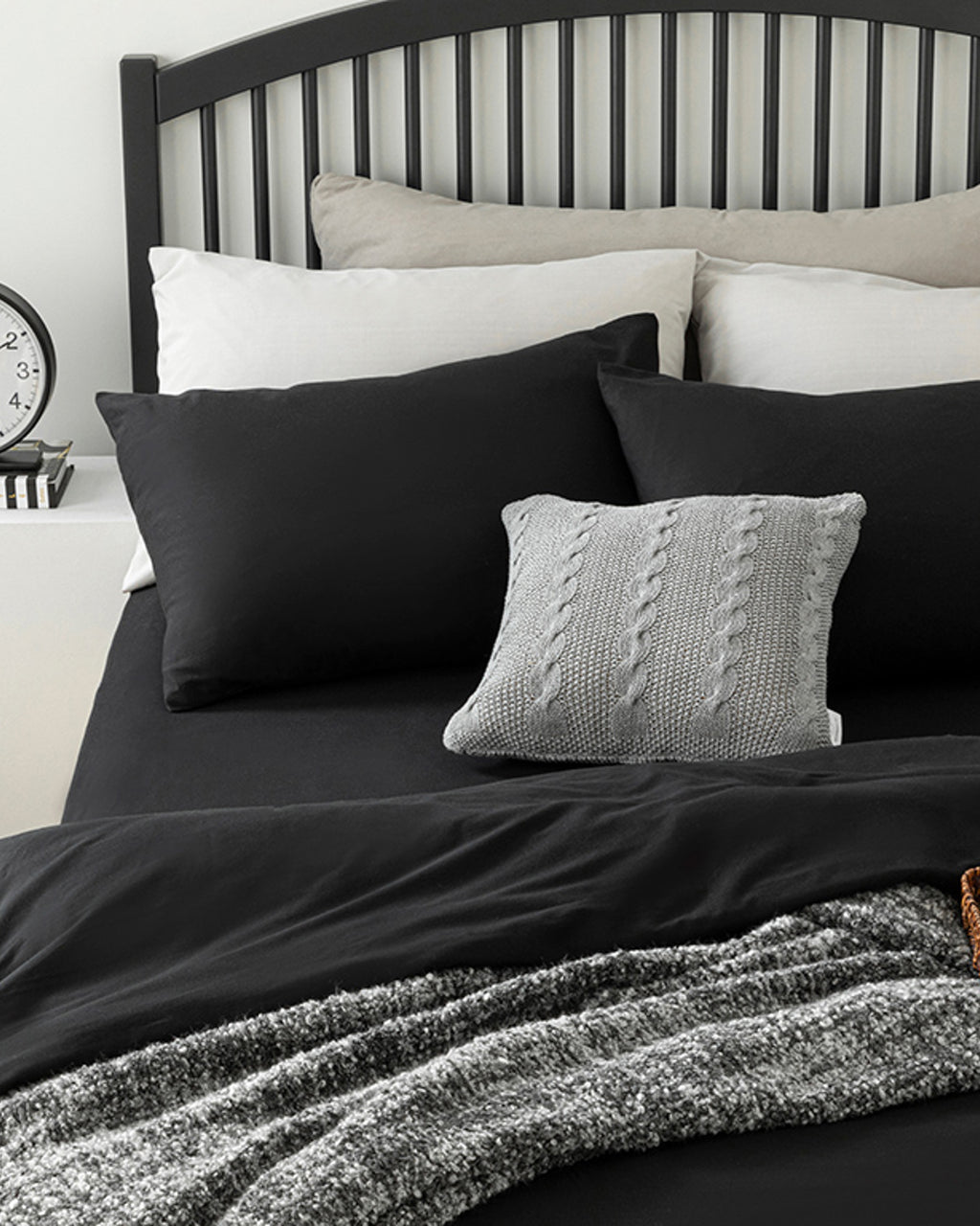 Plain Cotton Double Size Duvet Cover Set 200x220 cm Black (view 2)
