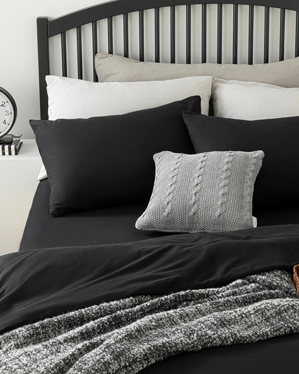 Plain Cotton Double Size Duvet Cover Set 200x220 cm Black (view 2)