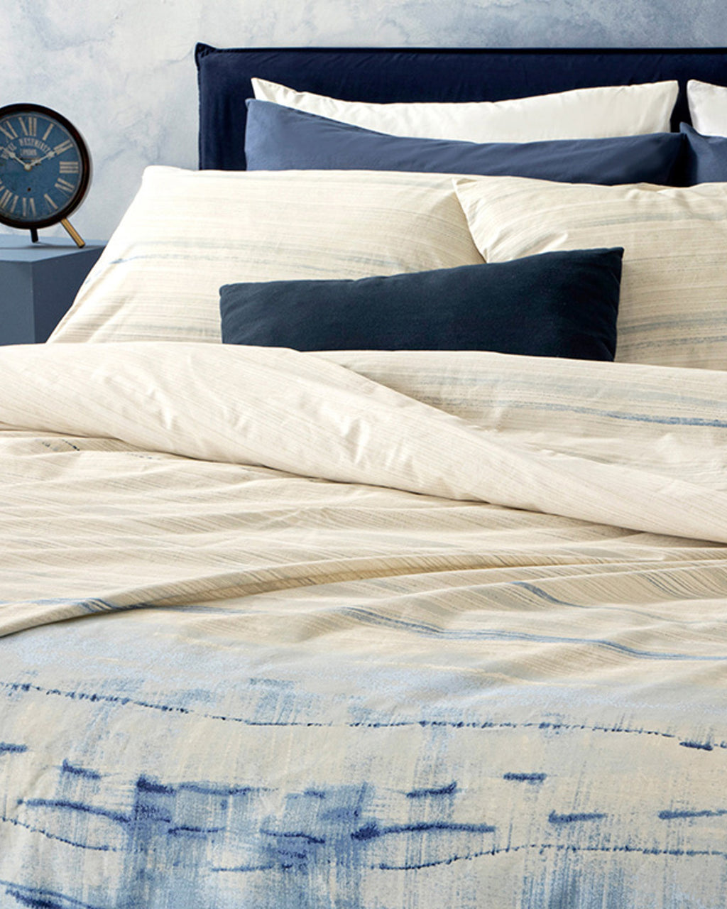 Blurry Wave Cotton Duvet Cover Set Blue - King 240x220 cm (view 2)
