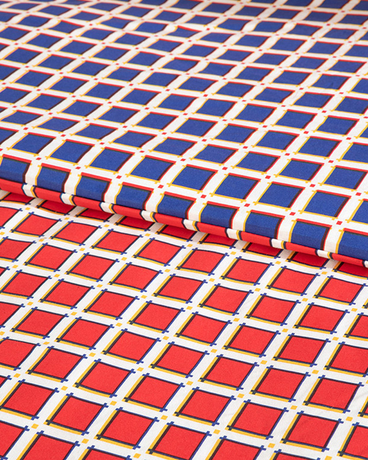 Tesselation Cotton Duvet Cover Set Red - Navy Blue (view 4)