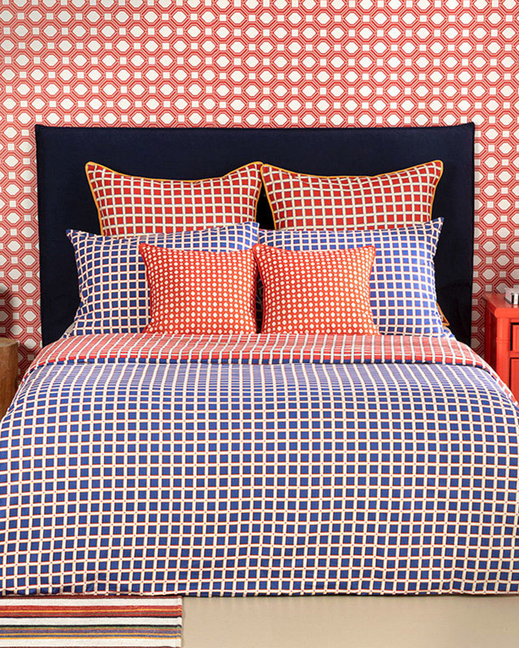 Tesselation Cotton Duvet Cover Set Red - Navy Blue (view 5)