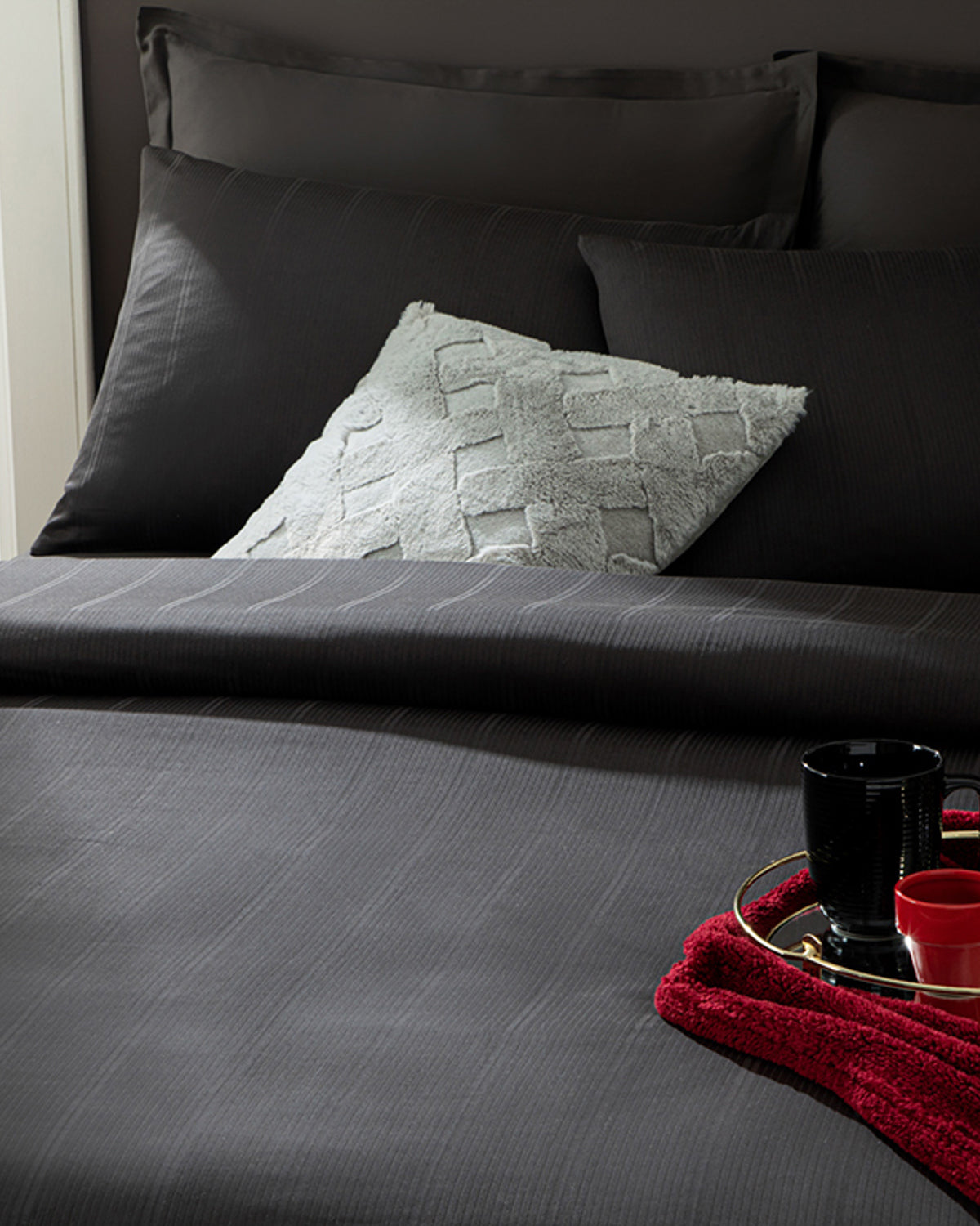 Listral Striped Cotton Satin in a Box King Size 4 Pillows Duvet Cover Set 240x220 cm Anthracite (view 2)