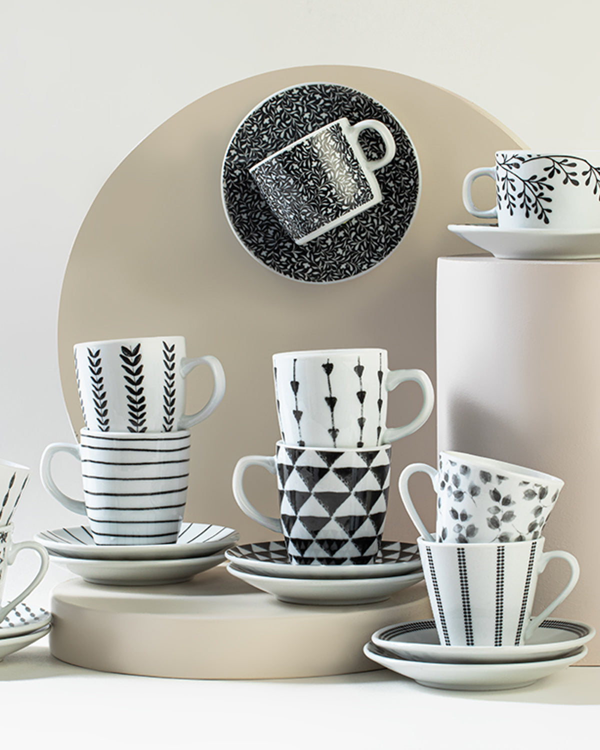 Porcelain 4 Pieces 2 Servings Coffee Cup Set 100 ml Black (view 3)