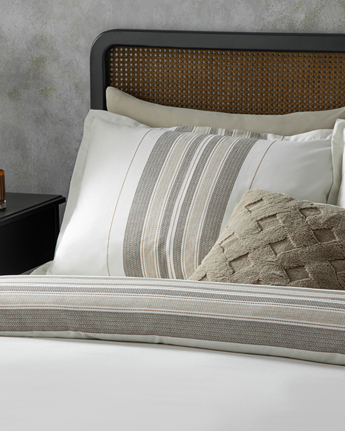 Grand Shiny with Yarn Dyed King Size Duvet Cover Set 240x220 cm Bronze (view 2)