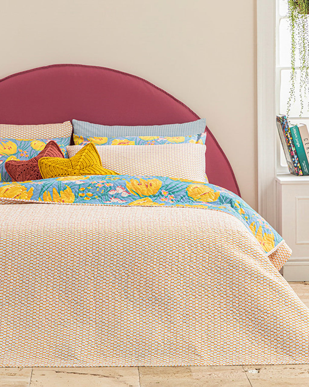 Tulip Paradise Multi-Purpose Cover Blue - King 240x220 cm (view 2)