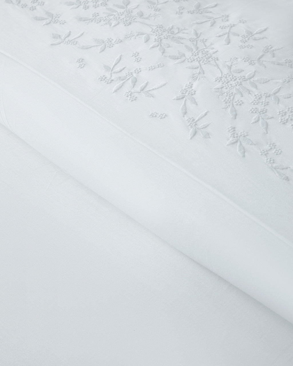 Laurel Cotton Satin Embroidered Double Duvet Cover Set 200x220 cm White (view 3)