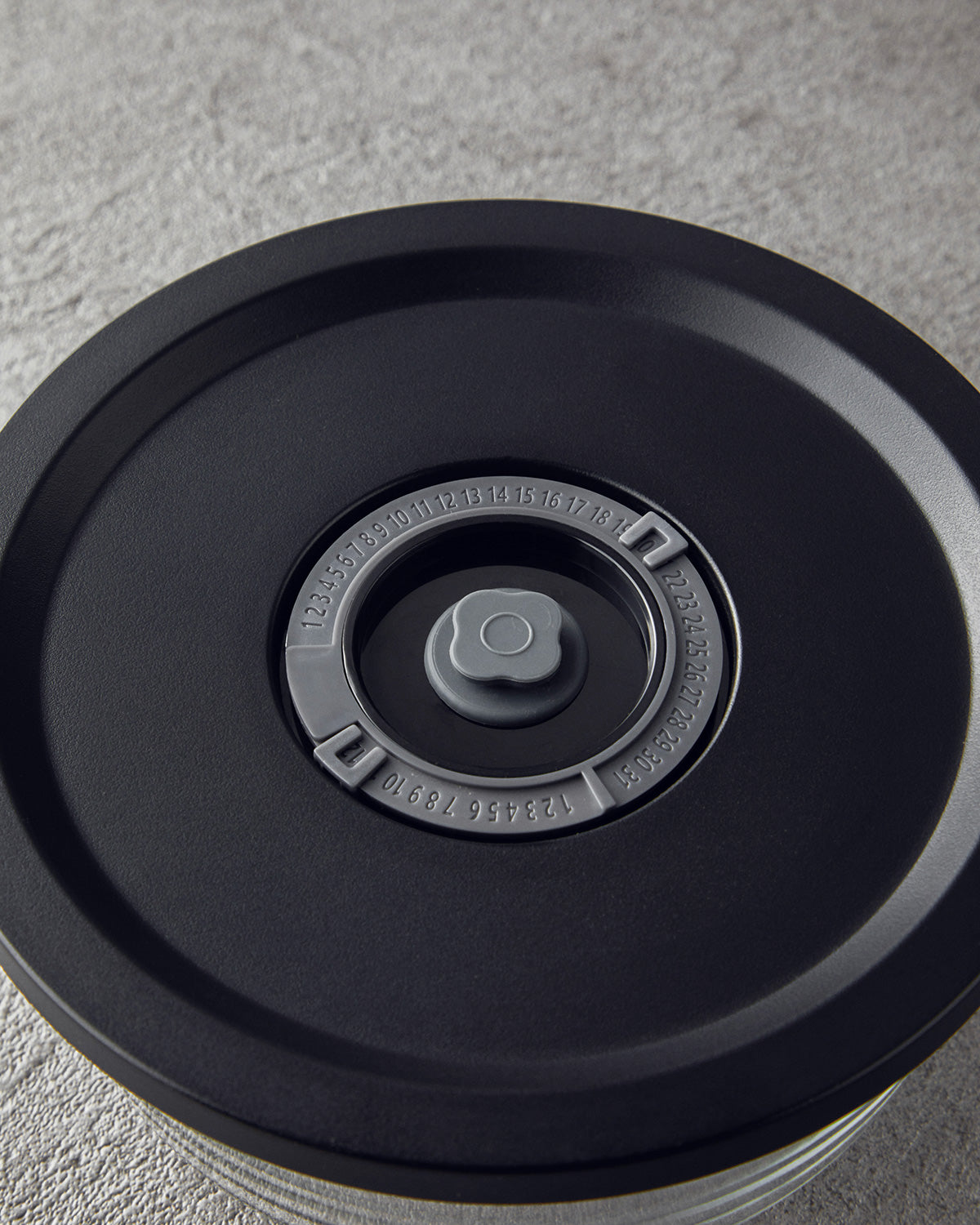 Vacuum Pro Lock Glass 7 pcs with Vacuum Device Storage Container 820 + 1550 + 2700 ml Black (view 4)